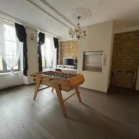 Maison De Famille Dans La Citadelle Montmedy